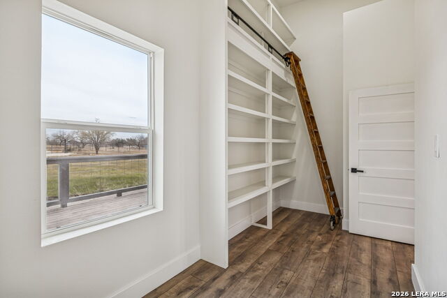 Listing photo id 63 for 300 County Road 5781