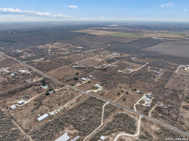 Listing photo id 77 for 300 County Road 5781