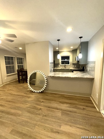 Image 5 of 17 For 329 Taft Blvd