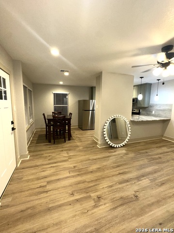 Image 6 of 17 For 329 Taft Blvd