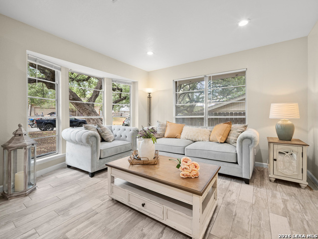 Image 5 of 34 For 5302 Charter Oak