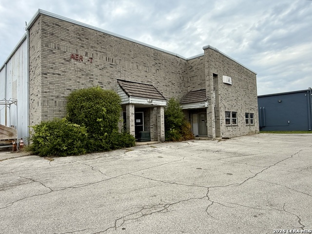 Image 3 of 12 For 7927 Mainland