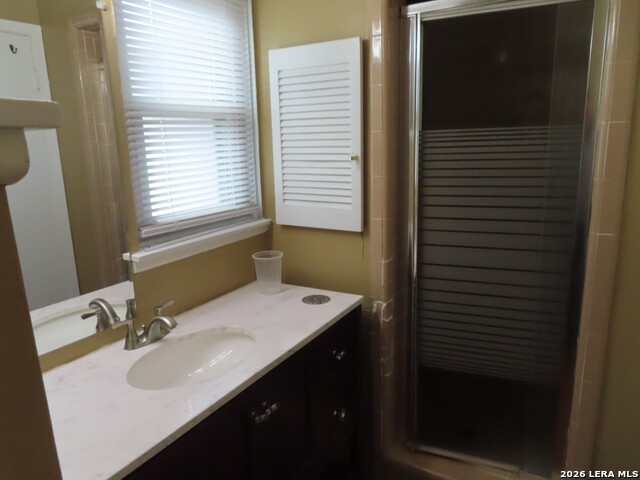 Image 7 of 33 For 5911 Shoreview Pl