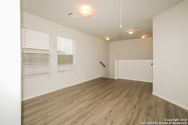 Listing photo id 8 for 9334 Evening Shade Court