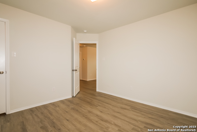 Listing photo id 12 for 9334 Evening Shade Court