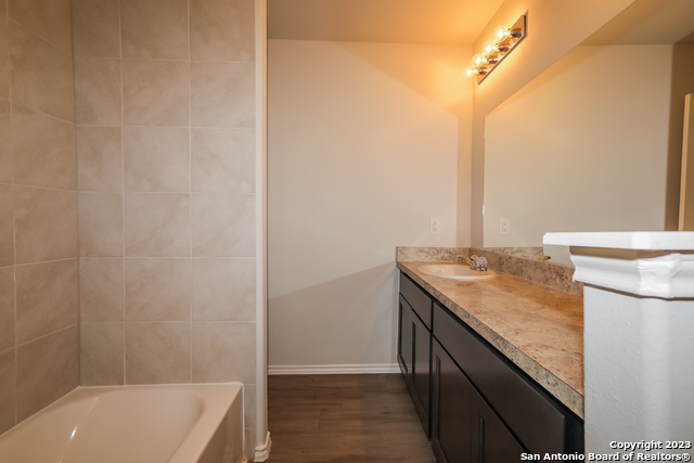 Listing photo id 13 for 9334 Evening Shade Court