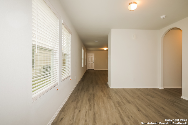 Listing photo id 6 for 9334 Evening Shade Court