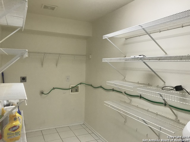 Image 4 of 10 For 7126 Lynn Lake