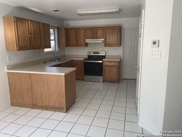 Image 8 of 10 For 7126 Lynn Lake