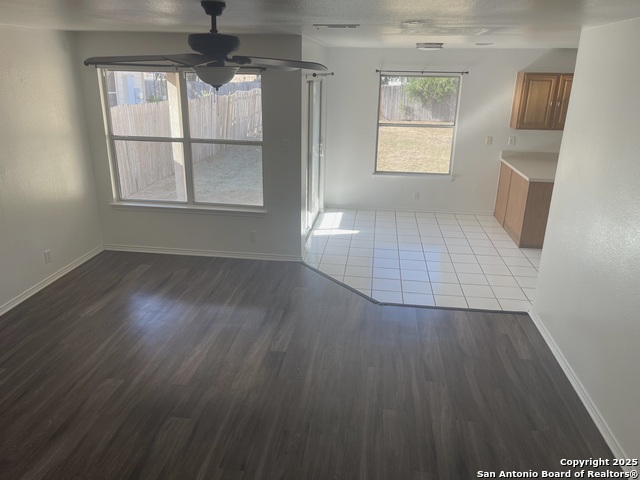 Image 9 of 10 For 7126 Lynn Lake