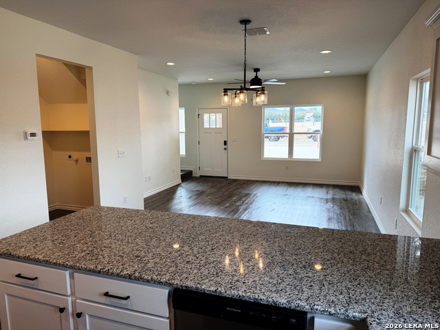 Image 11 of 13 For 600a 10th  