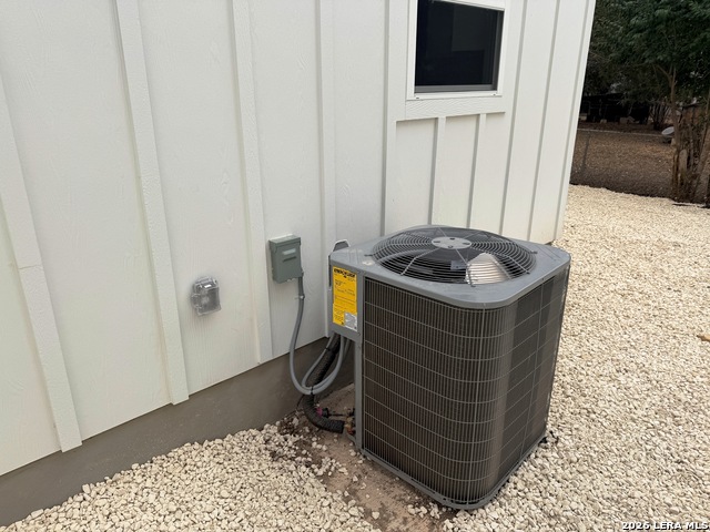 Image 12 of 13 For 600a 10th  