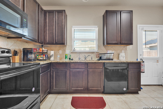 Image 5 of 18 For 7307 Birch Stage