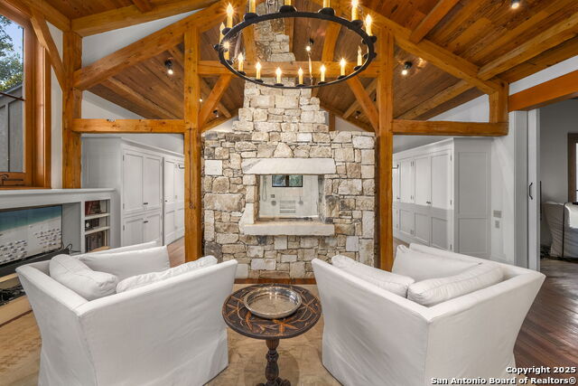 Listing photo id 18 for 317 Limestone Creek