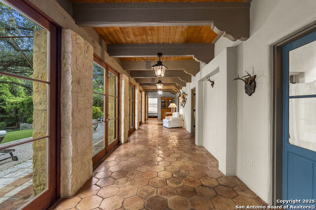 Listing photo id 28 for 317 Limestone Creek