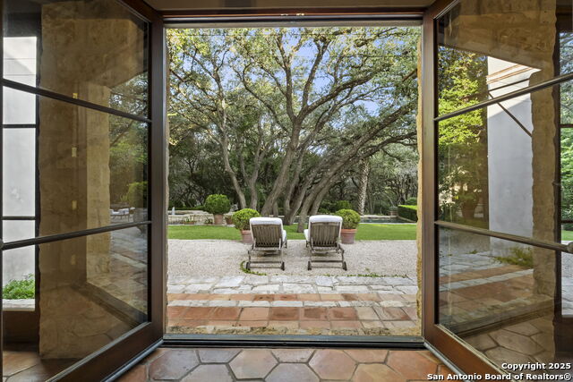 Listing photo id 29 for 317 Limestone Creek