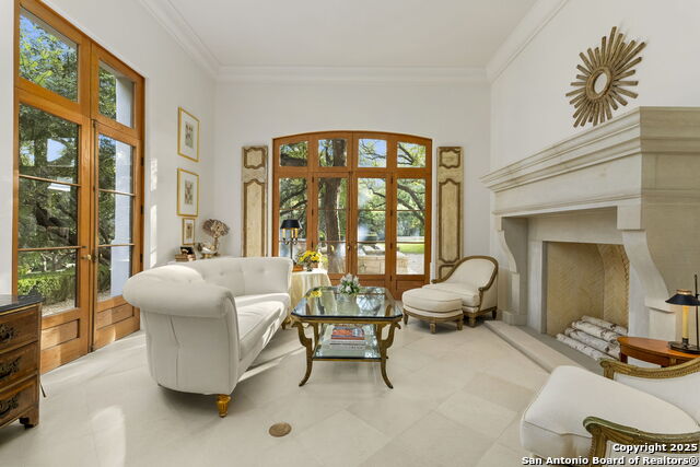 Listing photo id 3 for 317 Limestone Creek