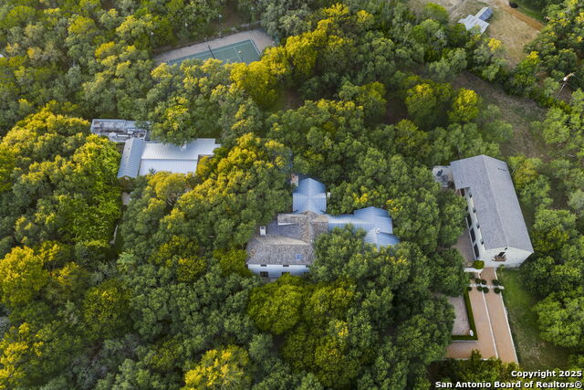 Listing photo id 49 for 317 Limestone Creek