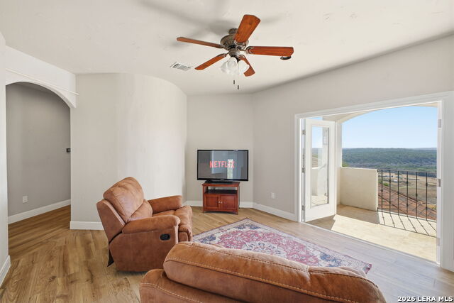 Listing photo id 30 for 29940 Beck  