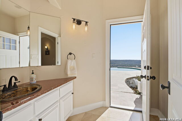 Listing photo id 40 for 29940 Beck  