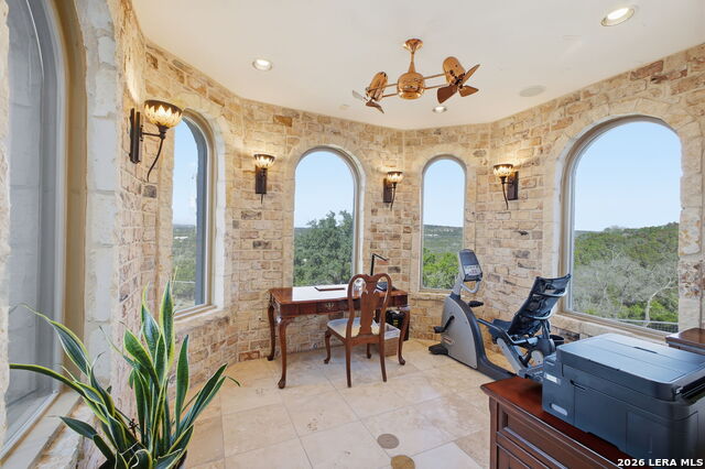 Listing photo id 5 for 29940 Beck  
