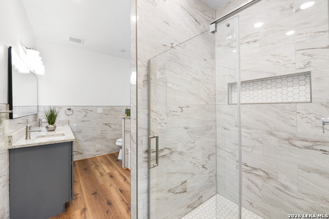 Image 19 of 39 For 3811 Waterwood Pass