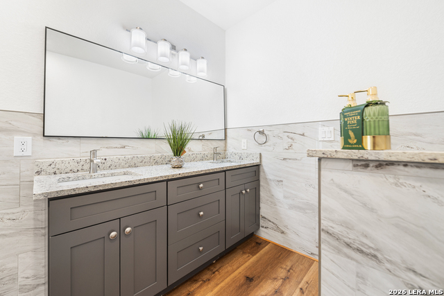 Image 22 of 39 For 3811 Waterwood Pass