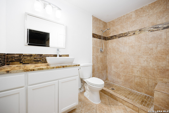 Image 12 of 17 For 11827 Gallery View