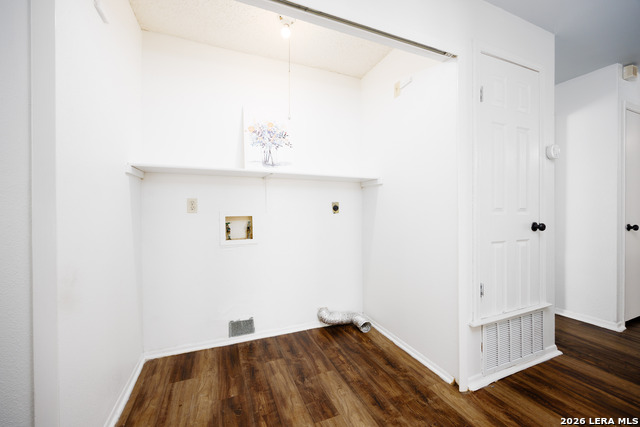 Image 14 of 17 For 11827 Gallery View