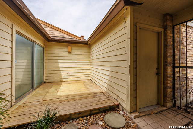 Image 4 of 17 For 11827 Gallery View