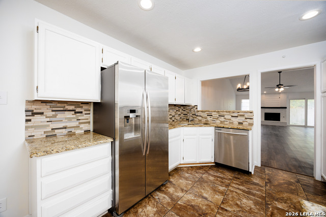 Image 5 of 17 For 11827 Gallery View