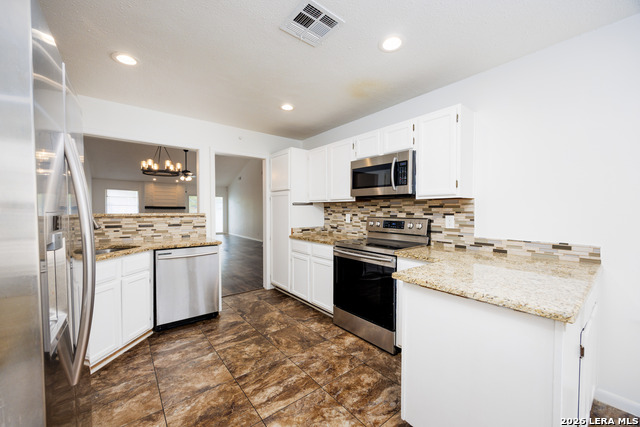 Image 6 of 17 For 11827 Gallery View