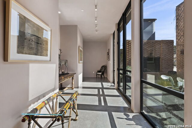 Image 4 of 47 For 115 Seale Hill