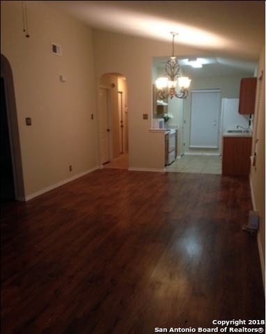 Listing photo id 8 for 8959 Arch  