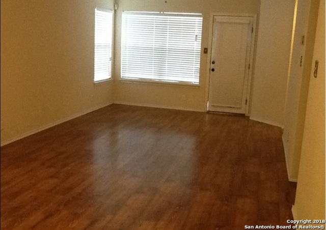 Listing photo id 3 for 8959 Arch  