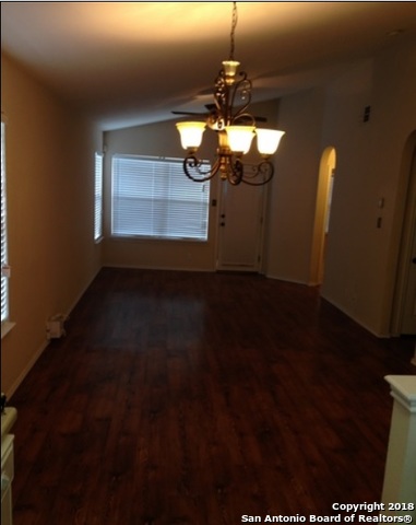 Listing photo id 4 for 8959 Arch  