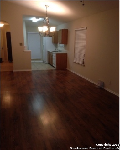 Listing photo id 7 for 8959 Arch  