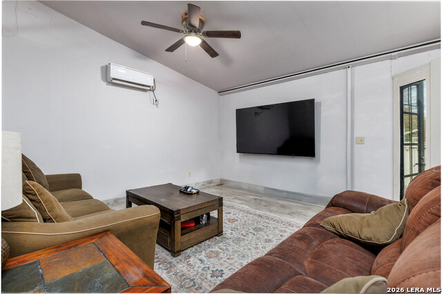 Image 4 of 18 For 11334 S Us Highway 181 3