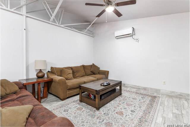 Image 5 of 18 For 11334 S Us Highway 181 3