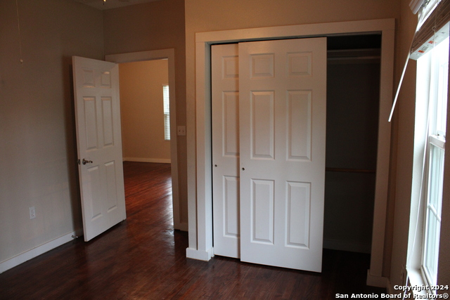 Image 19 of 27 For 415 Kendall St