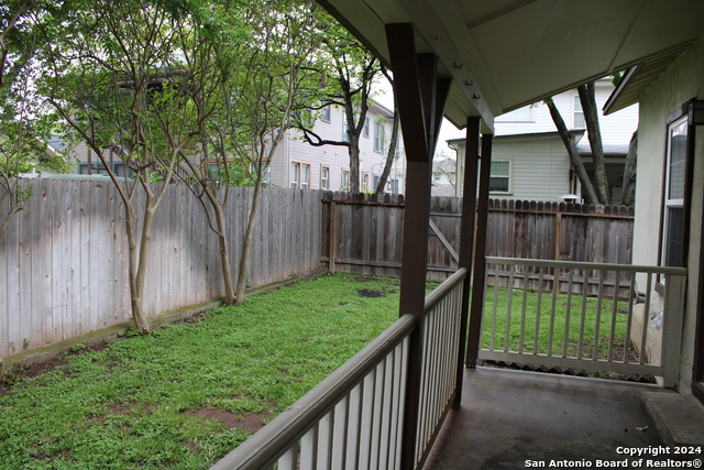 Image 26 of 27 For 415 Kendall St