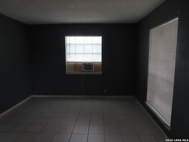 Image 5 of 8 For 2007 Anchor Dr.