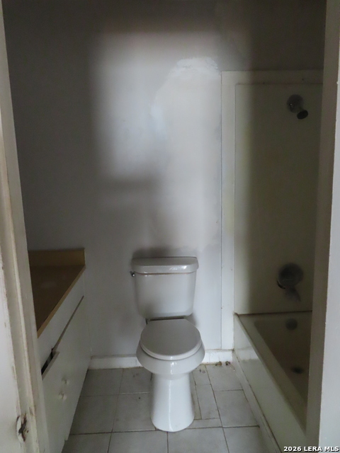 Image 6 of 8 For 2007 Anchor Dr.