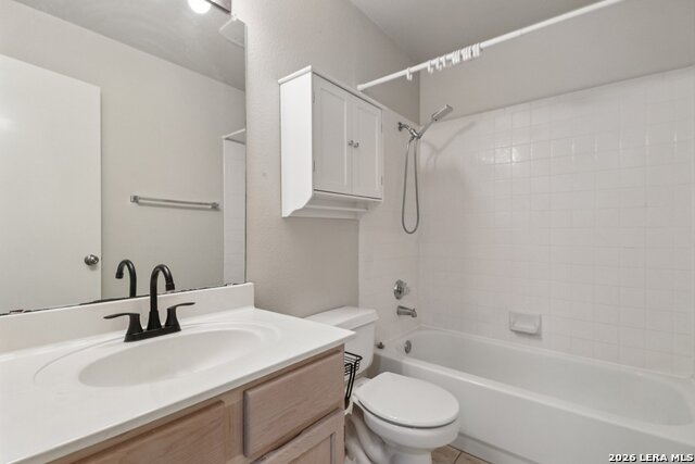 Image 30 of 50 For 15727 Knollrun