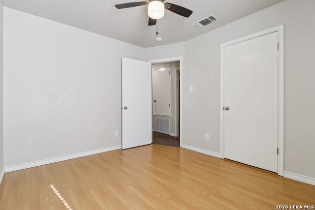 Image 32 of 50 For 15727 Knollrun