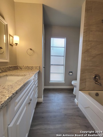 Image 16 of 21 For 13711 Briarmeadow St