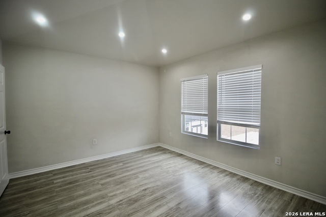 Image 12 of 33 For 23239 Skila  