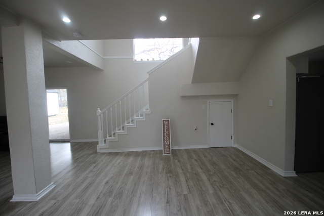 Image 17 of 33 For 23239 Skila  