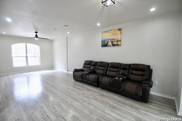 Image 19 of 33 For 23239 Skila  