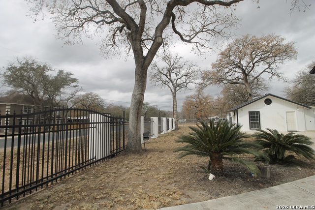 Image 28 of 33 For 23239 Skila  